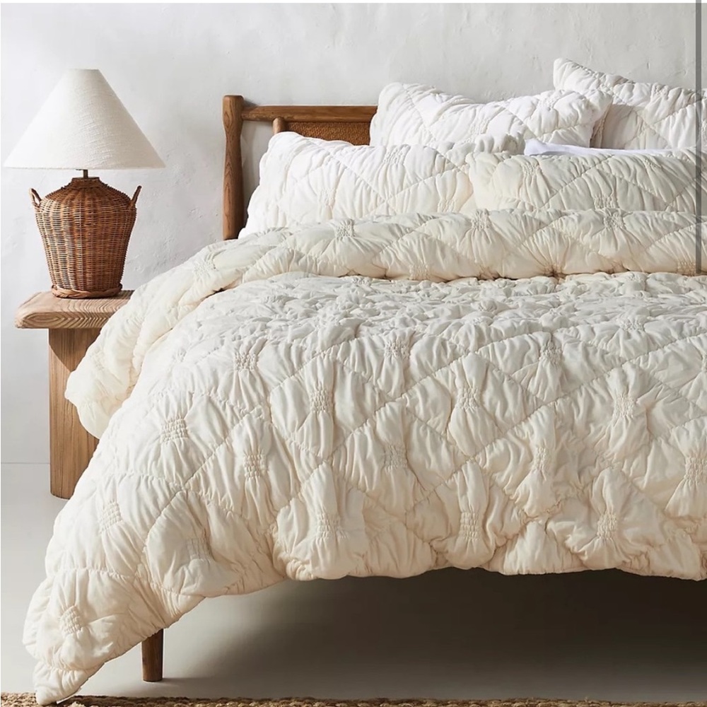 Anthropologie Textured Laundry Quilt Full